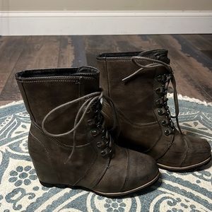 Merona Wedge Boots Size 9